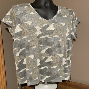 Tahari Camo Short Sleeve Shirt Size XL